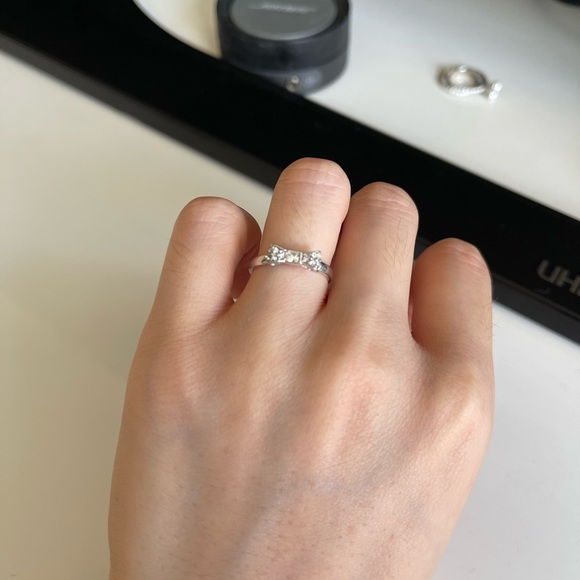 Bow Ring 🎀 - Picture 2 of 3